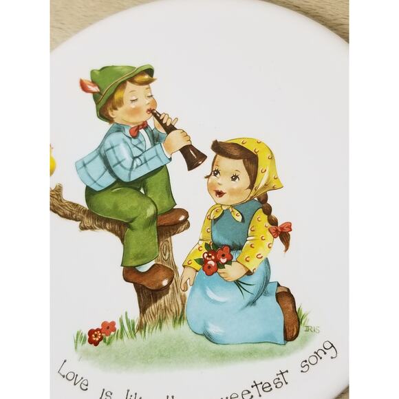 HYALYN USA Trivet Hot Plate 6" Ceramic Round Little Boy & Girl Wall Decor Vtg - Picture 3 of 12